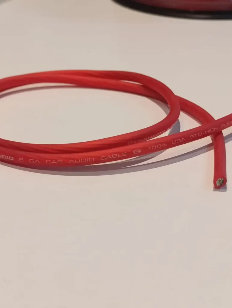 Cable Dynahertz 8 Gauge Color Rojo X Metro – imagen 3